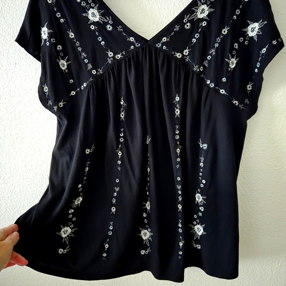 Lucky Brand Embroidery Top - Picture 2 of 7